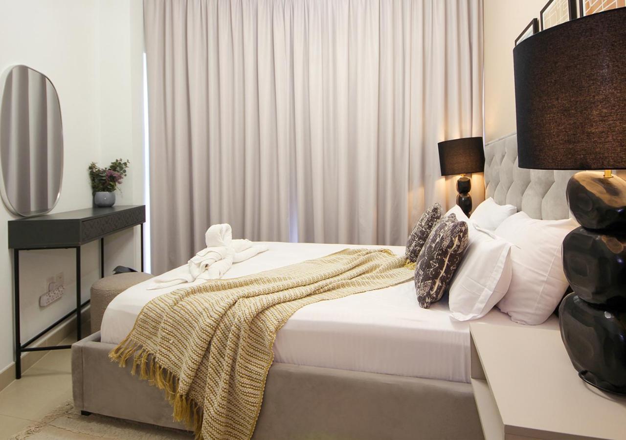 Stylish 2br In Bellevue Pool, Gym & Burj Views Dubai