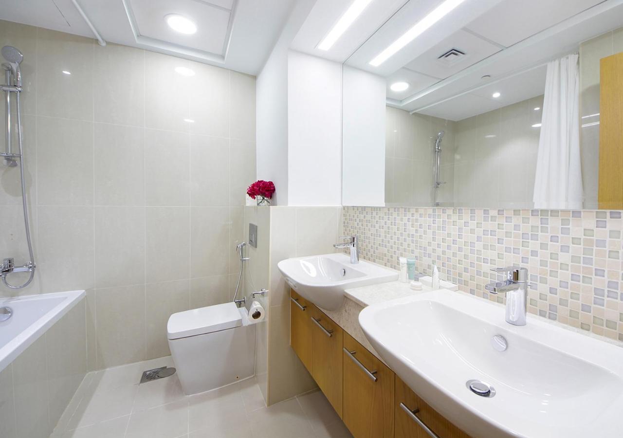 Apartment Stylish 2br In Bellevue Pool, Gym & Burj Views Dubai