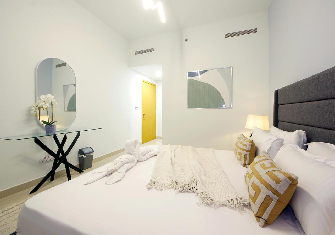 Stylish 2br In Bellevue Pool, Gym & Burj Views * Dubai