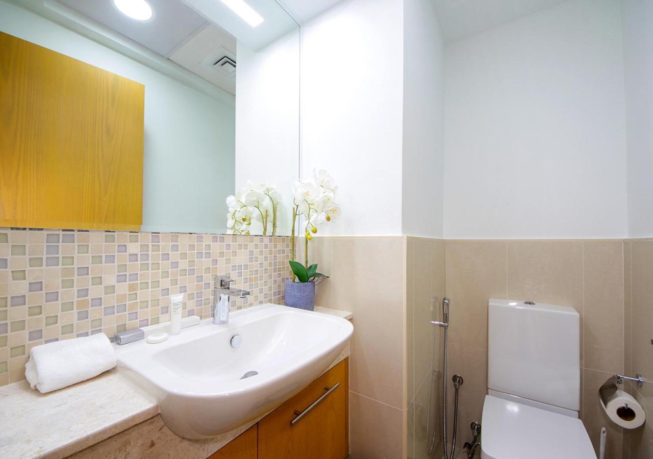 Apartment Stylish 2br In Bellevue Pool, Gym & Burj Views Dubai