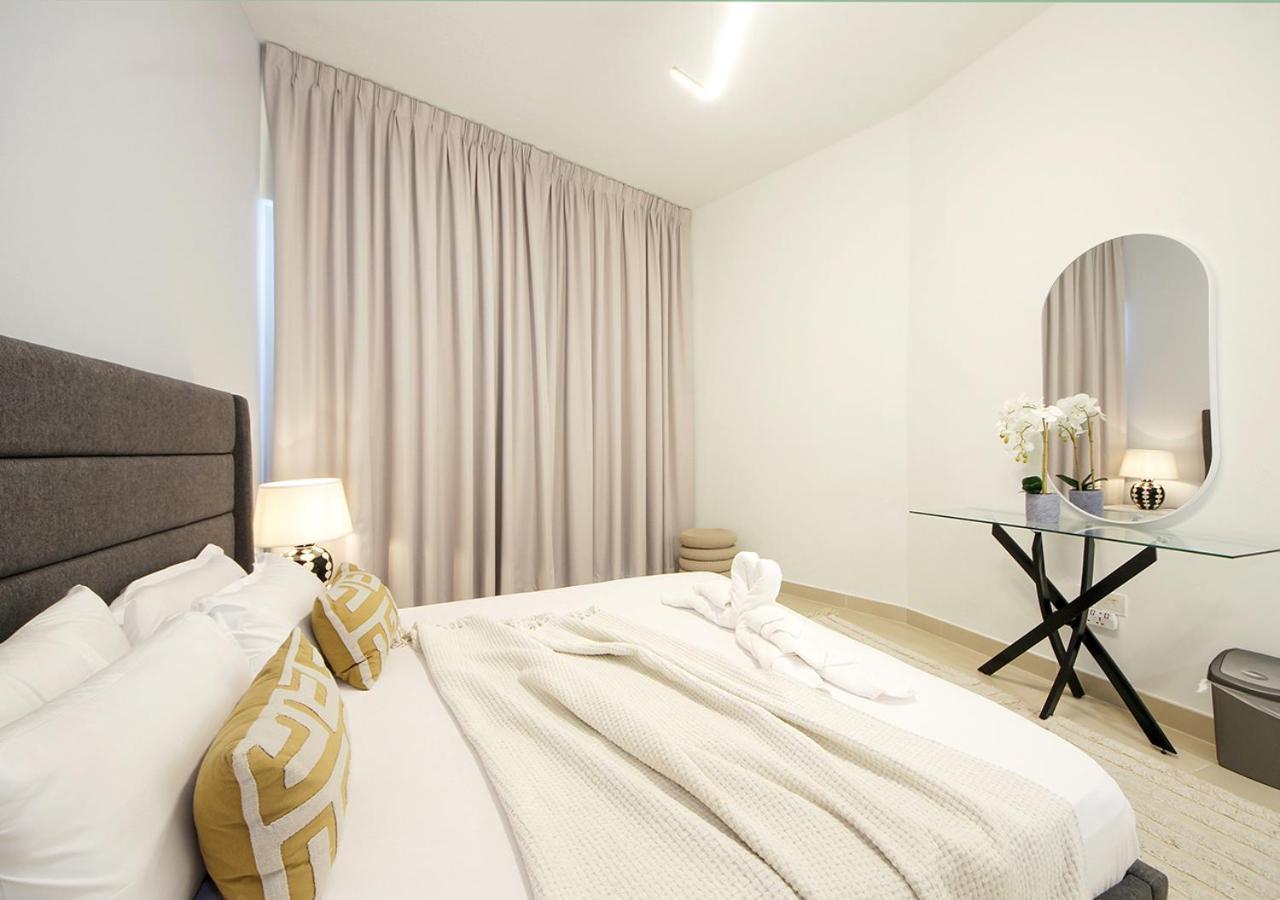 Stylish 2br In Bellevue Pool, Gym & Burj Views Apartment *
